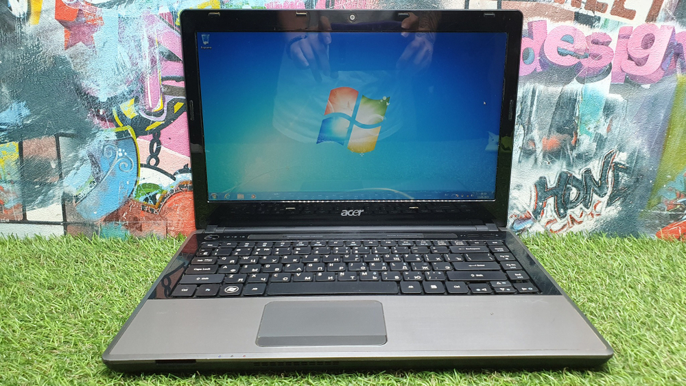 Ноутбук Acer  i3/3Gb