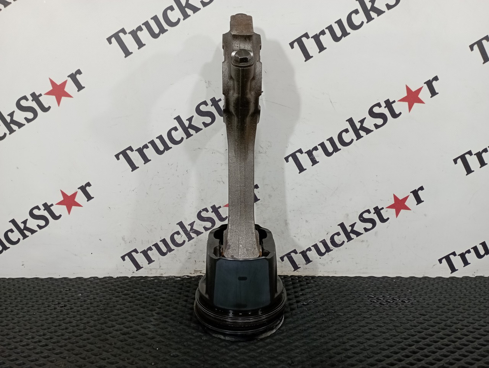 Поршень с шатуном