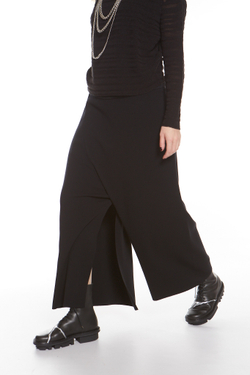 БРЮКИ С РАЗРЕЗАМИ