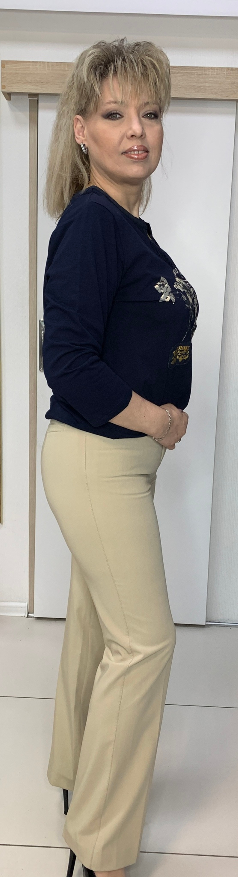 Классические бежевые немецкие брюки