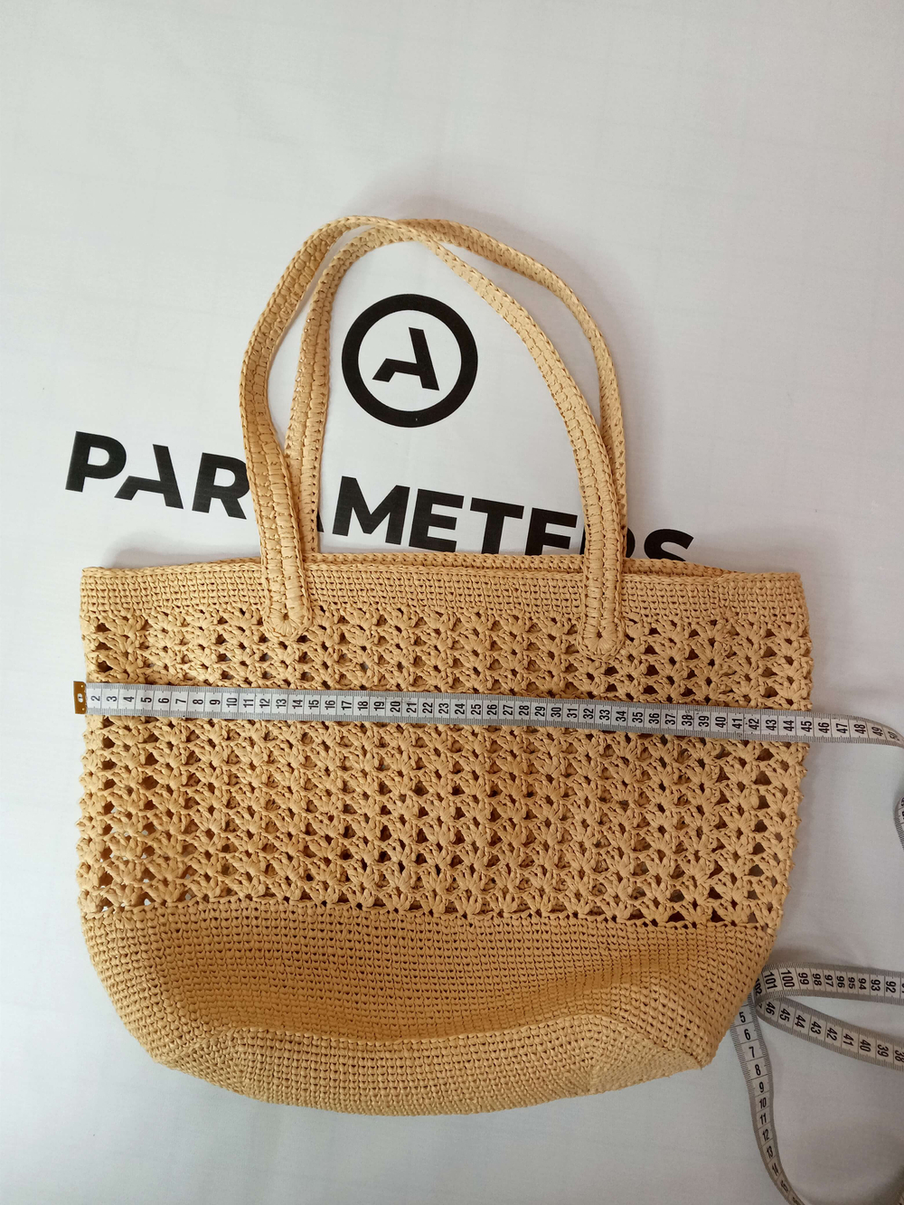 Сумка плетеная из рафии.