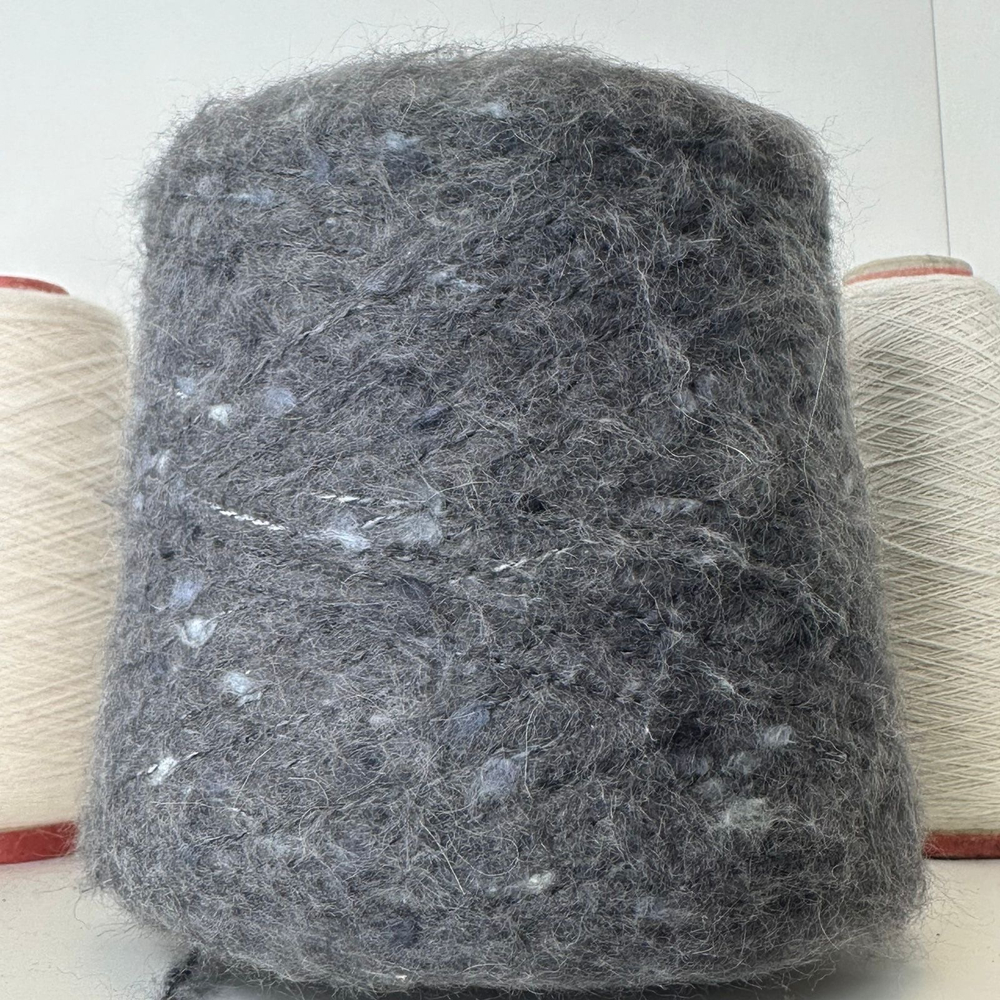 PUFFDANDY - Millefili S.p.A; 42% альпака superfine, 32% п/а; 24% хлопок, 2% эластан; 270м/100гр; col. 23422, цвет: темно серый тауп с лавандовыми "хлопьями"