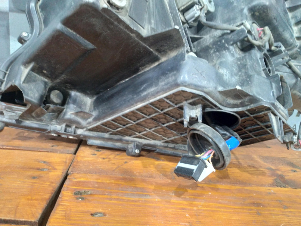 Фара правая Toyota Land Cruiser Prado 150 17-24 Б/У Оригинал 8114560N20