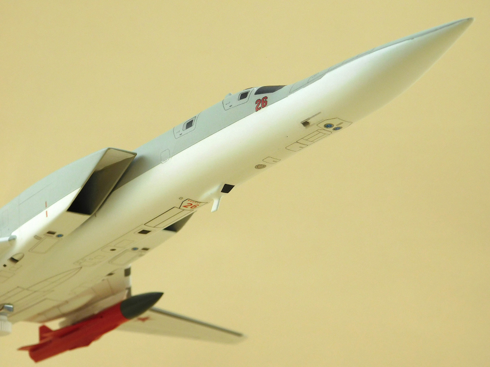 Модель самолета Ту-22МЗ (М1:100, RF-94143, 26)
