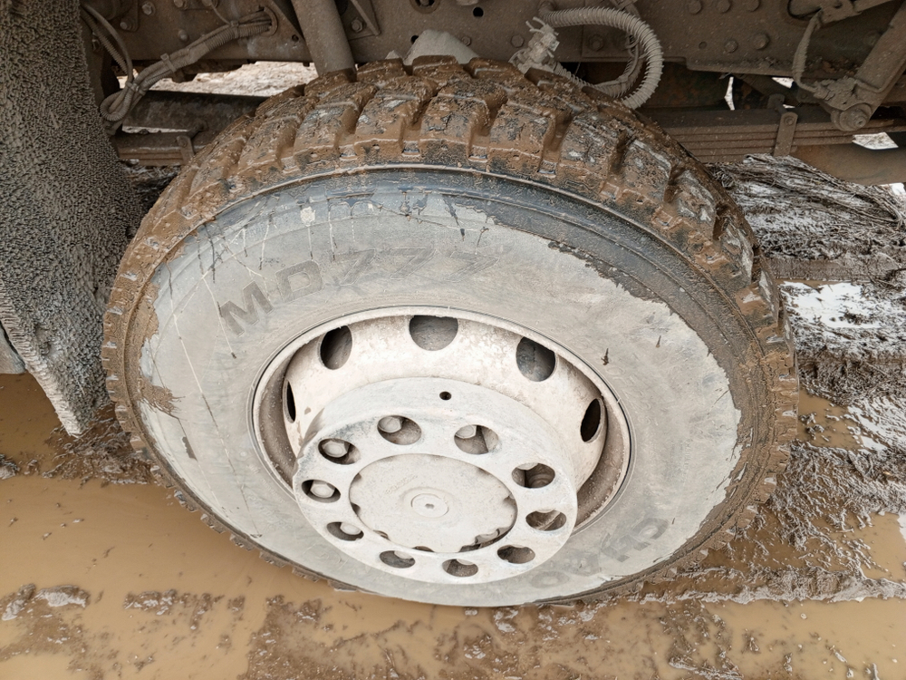 FAW J6 6x6 Бортовой с КМУ W2K00 (Дизельный, 11,1 л, 420 л.с., МТ)