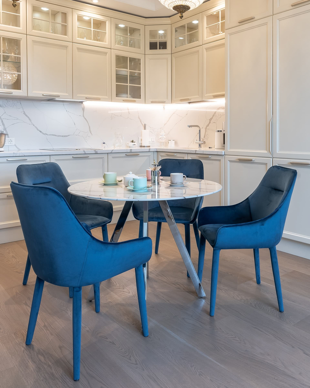 Стол обеденный Хьюстон D100 белый стеклянный