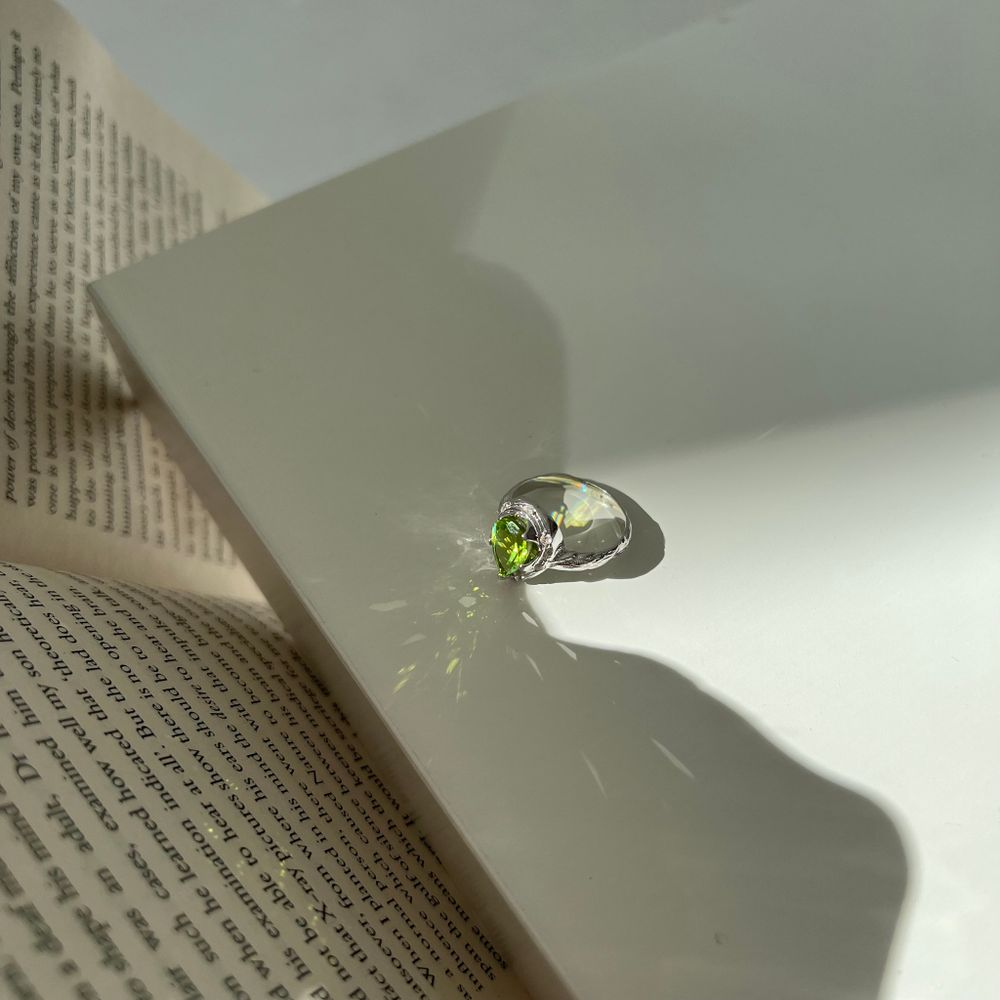 Кольцо Crystal Drop с хризолитом