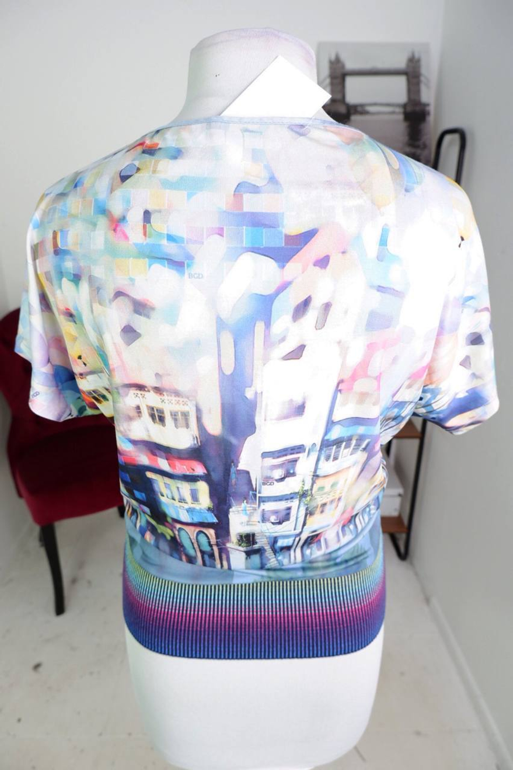 Блузка для стильного акцента, визуально на 46/48 размер