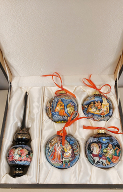 Сувенирный набор №2 из 4-х новогодних шаров и наконечника с ручной росписью Палех