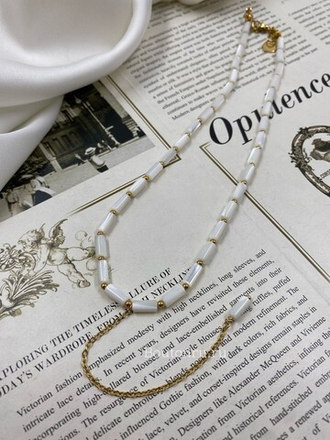 Колье из натурального перламутра с длинной подвеской