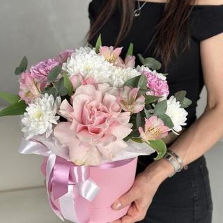 Цветы в коробке для неё