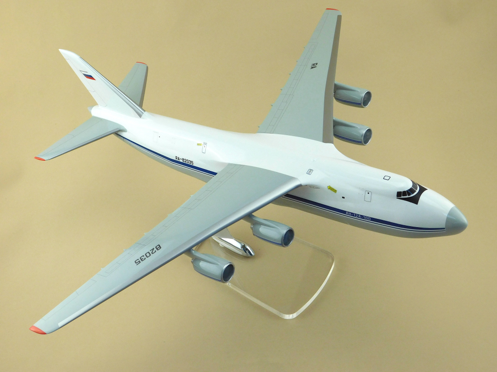 Модель самолета Ан-124-100 (М1:144, RA-82035)