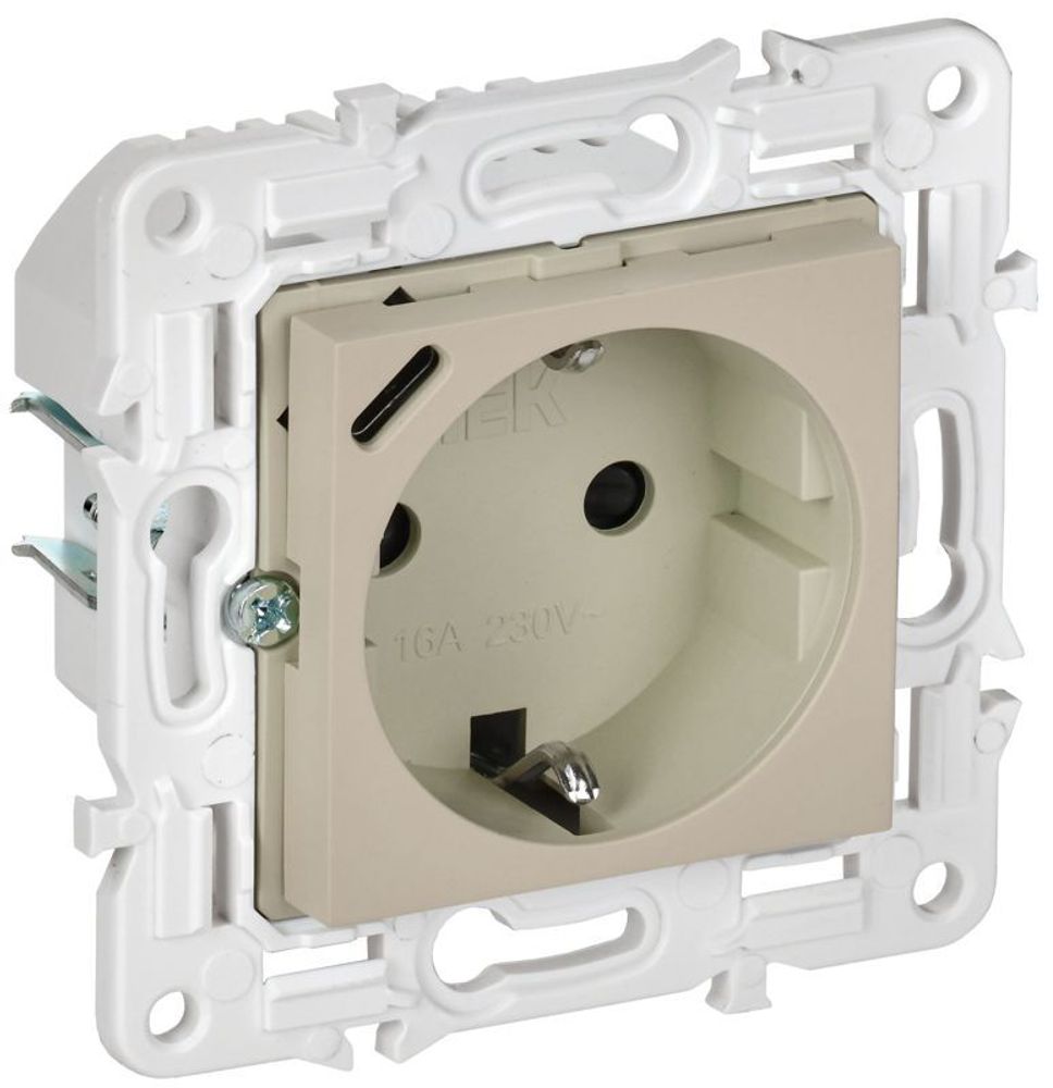 Розетка SKANDY 18Вт 16А с заземл. защ. шторки с USB C SK-R17B беж. IEK SK-R14-16-U14-018-K10 Розетка SKANDY 18Вт 16А с заземл. защ. шторки с USB C SK-R17B беж. IEK SK-R14-16-U14-018-K10