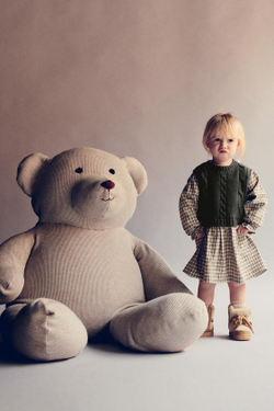 ZARA ПЛАТЬЕ В КЛЕТКУ С КОНТРАСТНЫМ ТРИКОТАЖНЫМ ЖИЛЕТОМ, СЕРЫЙ