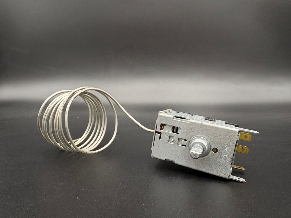 Термостат для холодильника DANFOSS-25T65 077B1082