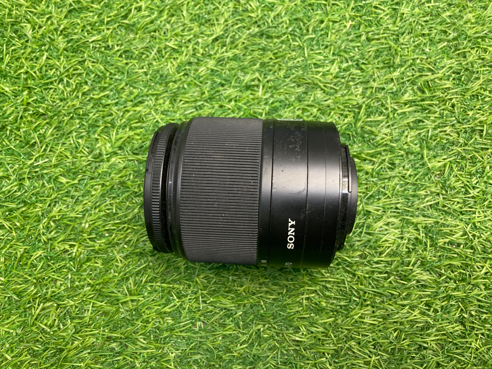 Sony DT 18-70mm 3.5-5.6