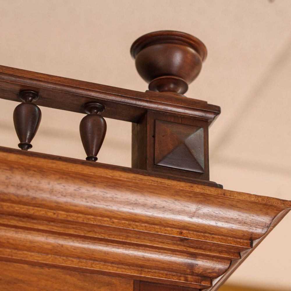 Буфет в стиле Ренессанс