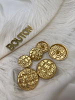 Пуговицы Скиапар. матовое золото с квадратным рельефом