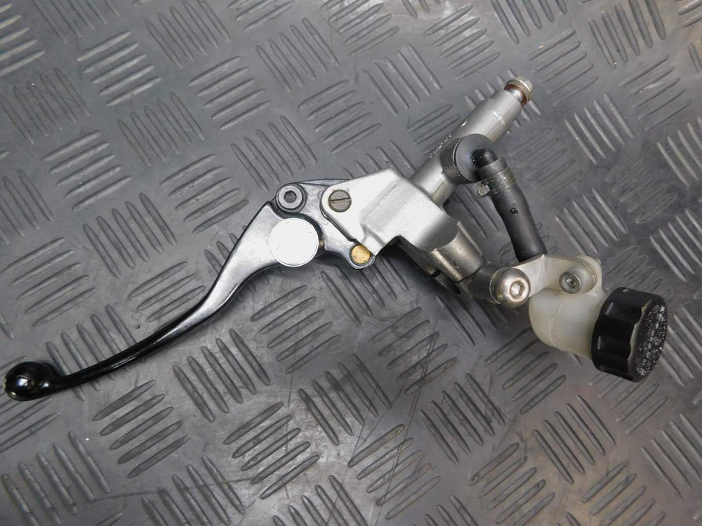 Цилиндр сцепления Kawasaki ZZR1100 99 (не сток)