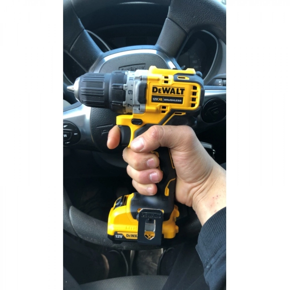 Дрель-шуруповерт бесщеточная аккумуляторная DeWalt DCD701D2-QW