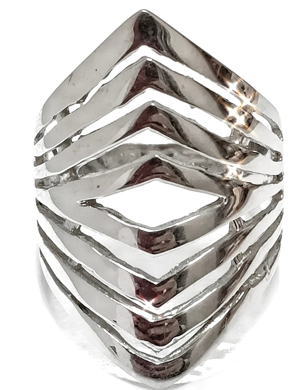 Ювелирное кольцо Эстерелла