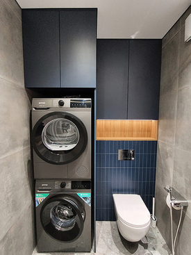 Мебель в санузел в темно-синем цвете