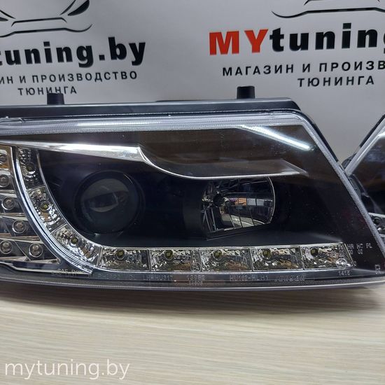 Передние фары VW Passat B5 daylight black