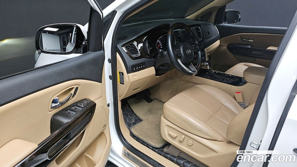 Kia The New Carnival (Sedona) Бензин 9-и местный Noblesse Special (03.2020)