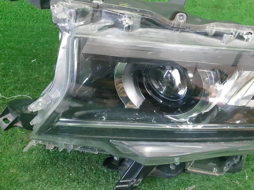 Фара левая Toyota Land Cruiser Prado 150 (2017-н.в.) LED