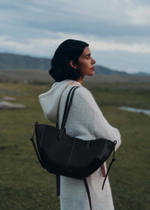 Сумка Polene Cyme Mini EDITION TEXTURED BLACK WITH ECRU STITCHING