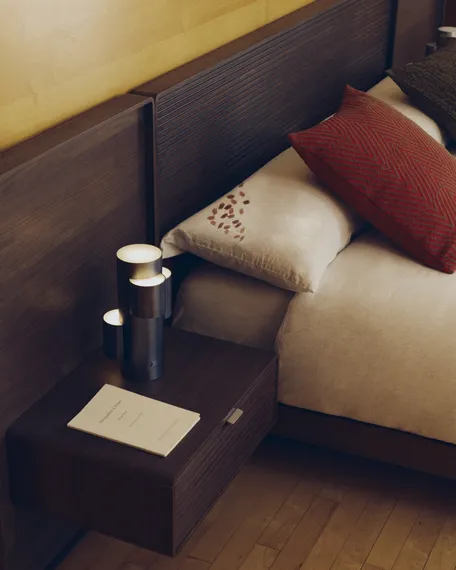 Переносная настольная лампа Adrina из светло-серого металла