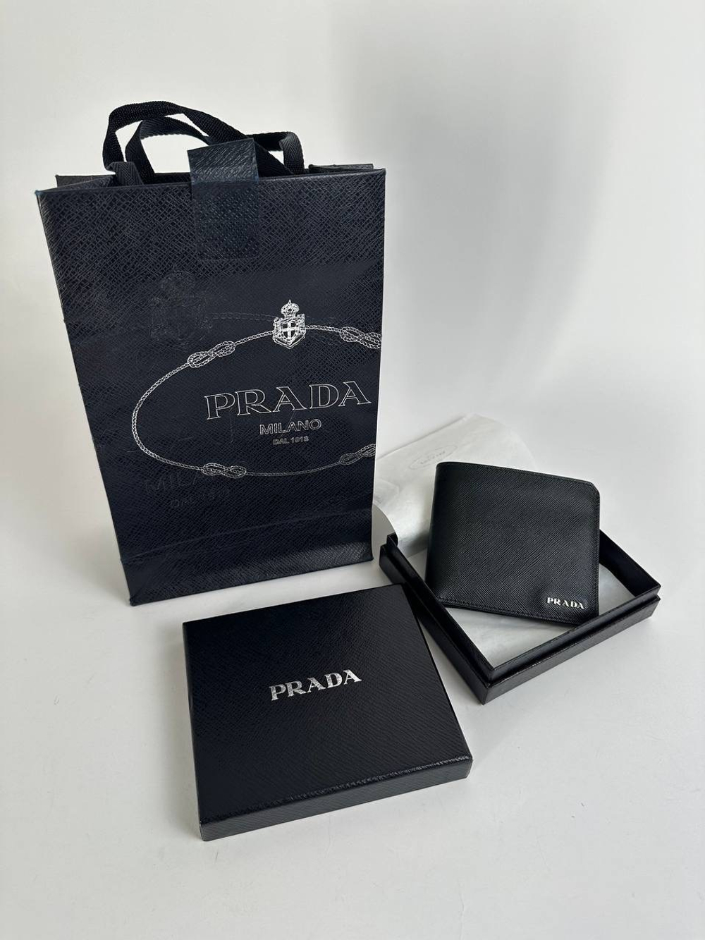 Кошелек Prada