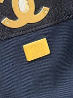 Сумка Chanel 25A в комбинации бежевой замши и черной кожи