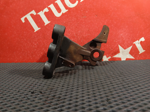 Кронштейн двигателя передний правый