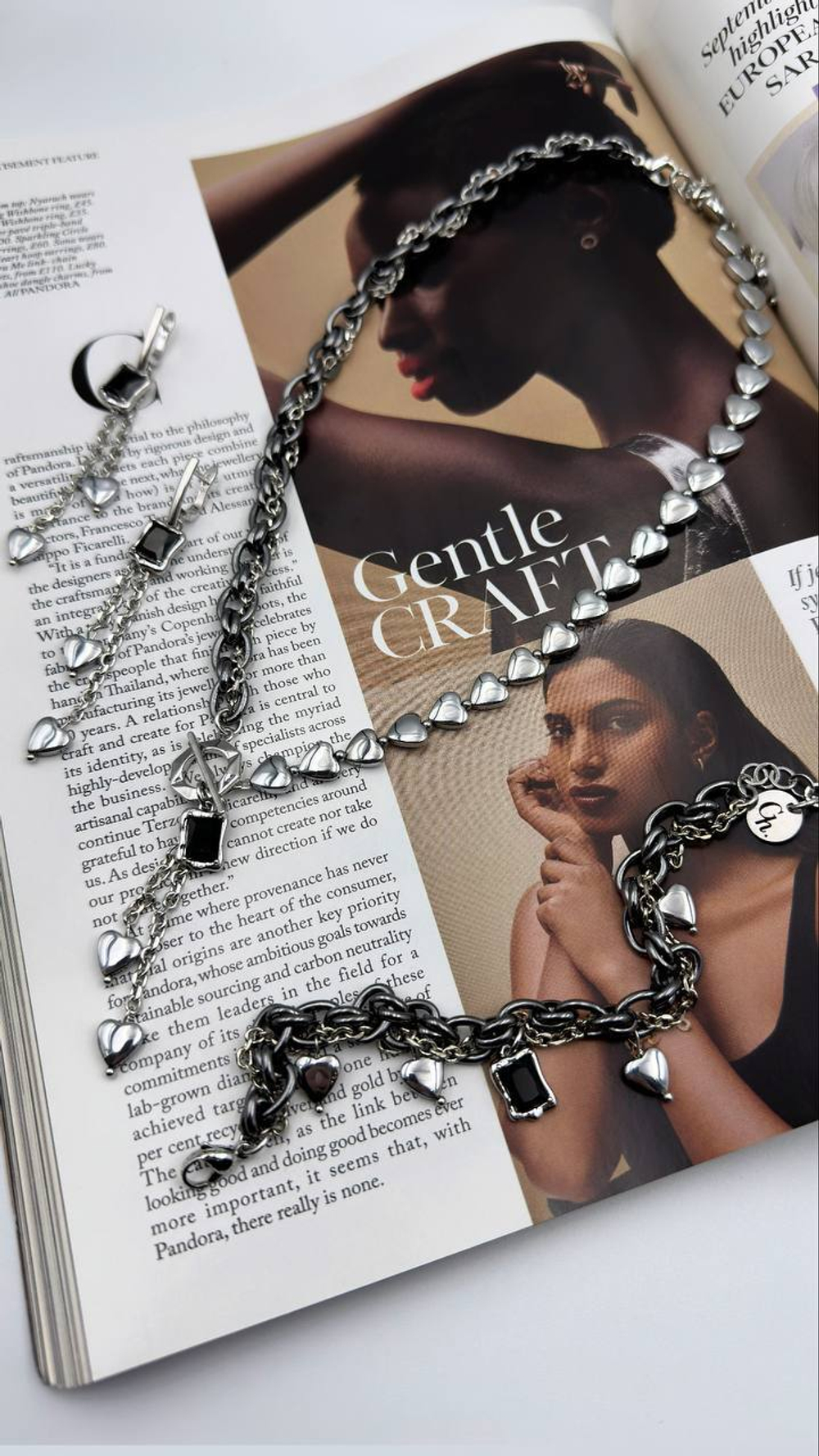 Колье "Амора" из гематита с черным цирконом, оттенок серебро