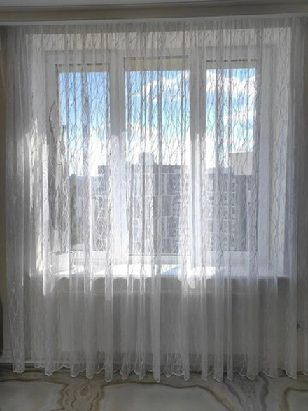 Тюль в гостиную INVA жаккард с рельефным рисунком "Волны" 270х600/белый