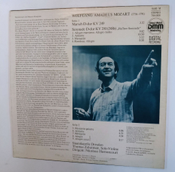 Винтажная виниловая пластинка LP W. A. Mozart В.А. Моцарт Staatskapelle Dresden Dirigent Nikolaus Harnoncourt Harnoncourt Dirigiert Mozart Haffner Serenade KV 250 (ГДР 1987)