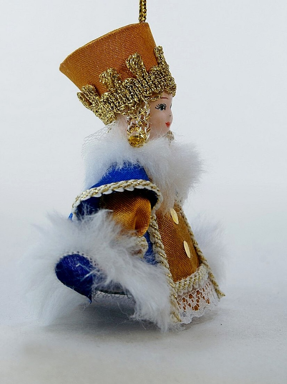 Кукла-подвеска Боярыня в зимнем одеянии