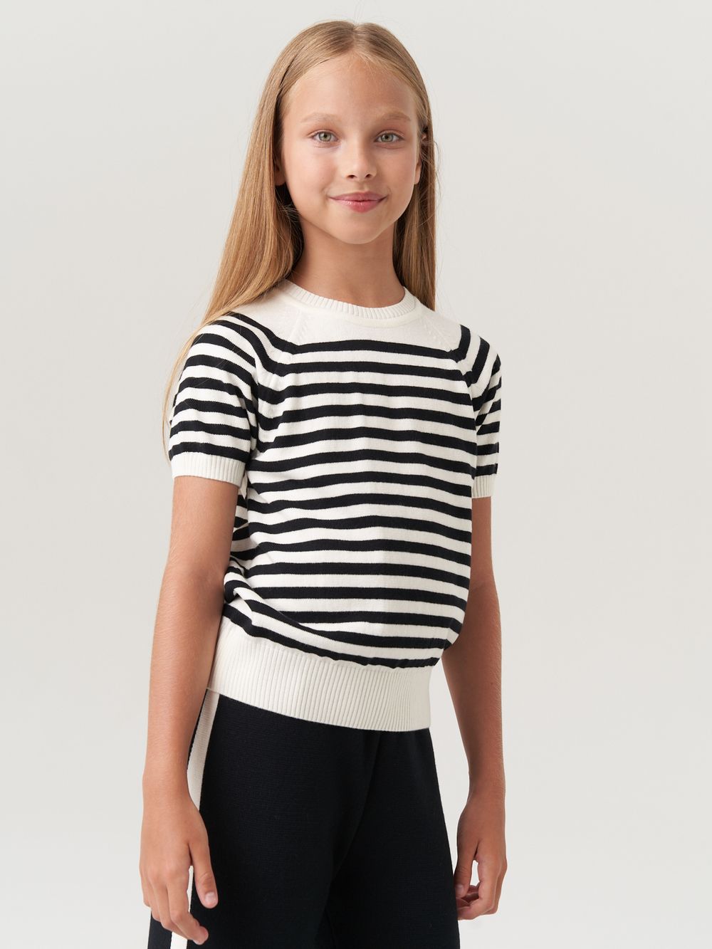 Джемпер для девочки с коротким рукавом AT1012 молочный-черный