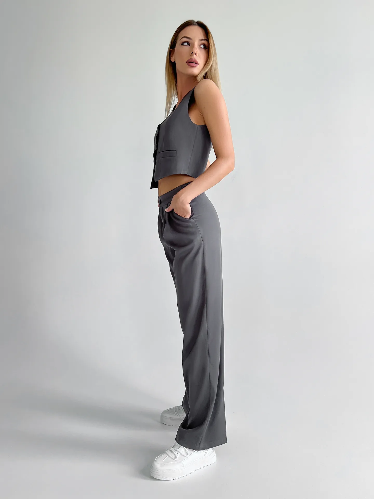 Костюм Miss Diva 11404 однотонный из жилетки и брюк-палаццо