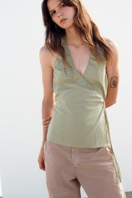 ZARA ТОП С ГОРЛОВИНОЙ ХАЛТЕР И ЗАПÁХОМ, СВЕТЛЫЙ ХАКИ