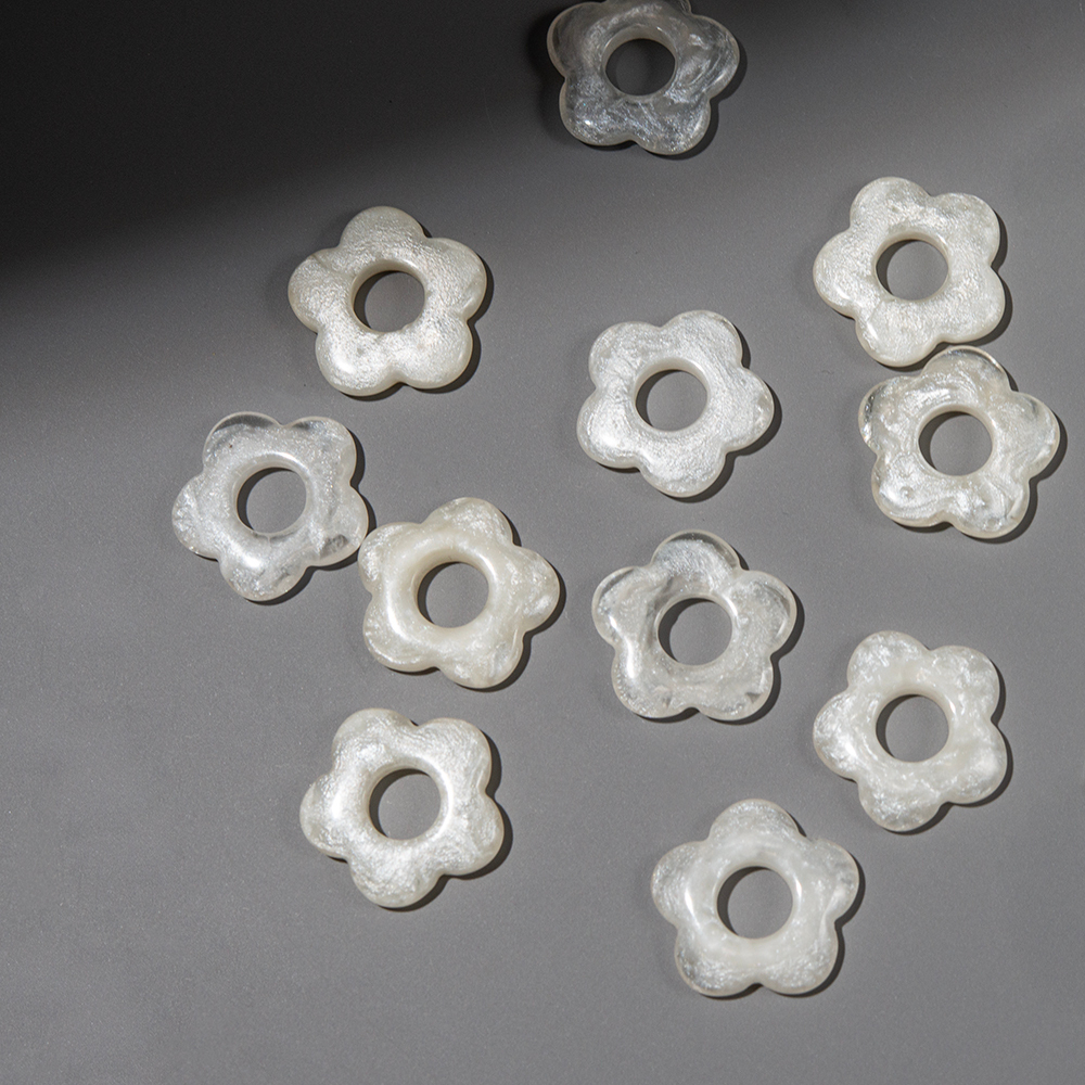 Подвеска "Незабудка", 19,5мм, кремовый акрил