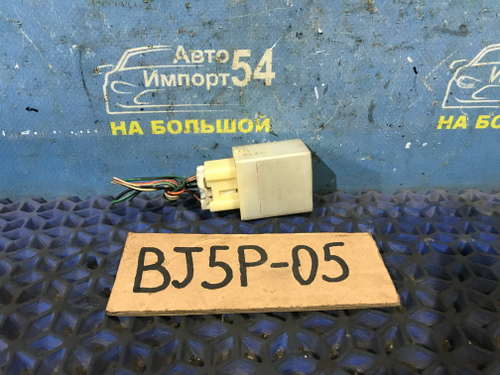 Реле поворотов MAZDA FAMILIA 2000