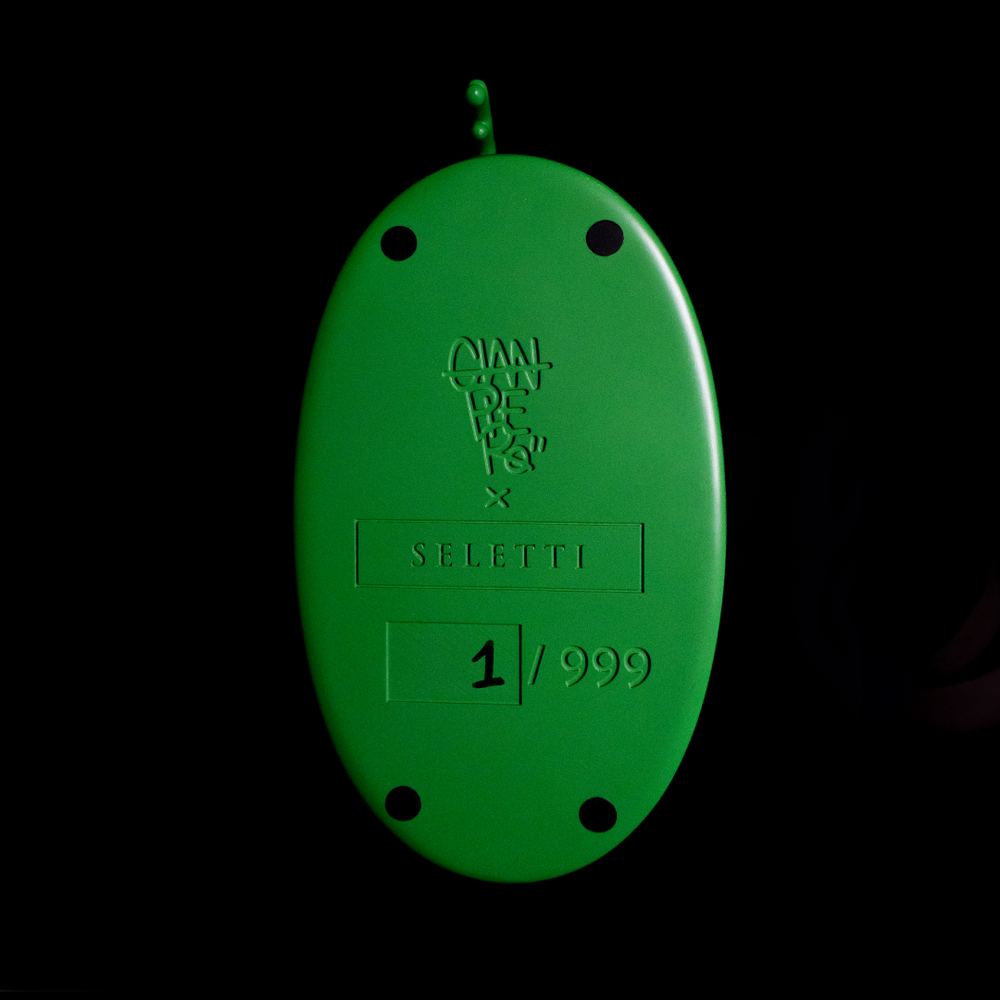 Статуэтка Plastic Peace 09018