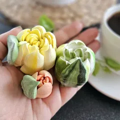 Зефир цветы «Тюльпаны» в коробке/16*16 см Зефир цветы «Тюльпаны» в коробке/16*16 см