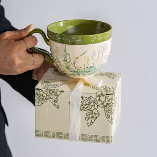 Кофейная чашка с крышкой-блюдце