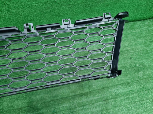 Решетка перед. бампера BMW 3er G20 (18-22) M-paket