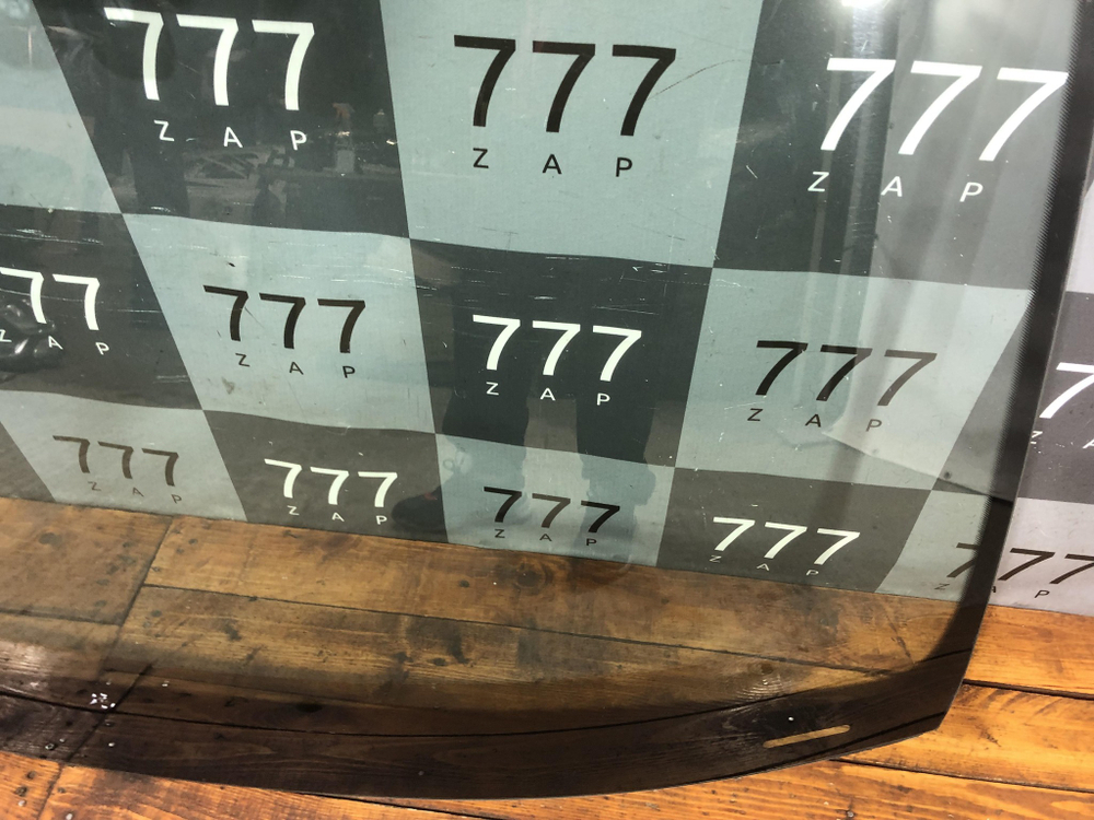 Стекло лобовое с обогревом Skoda Karoq 17-нв Б/У Оригинал 57R845011C