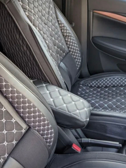 Чехол на штатный подлокотник Лада Веста (белая нить Бабочка)