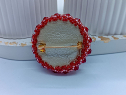 Брошь ручной работы из бисера и страз, кристаллов. / подарок любимой, маме, коллеге, подруге / бижутерия / оригинальный подарок /